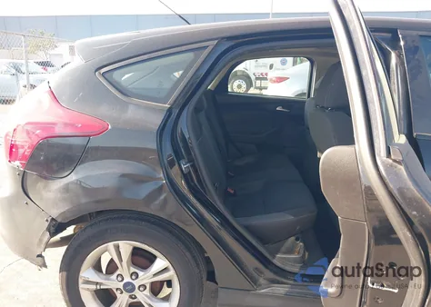 2014 Ford Focus Se z USA, uszkodzony, nr VIN 1FADP3K25EL249130